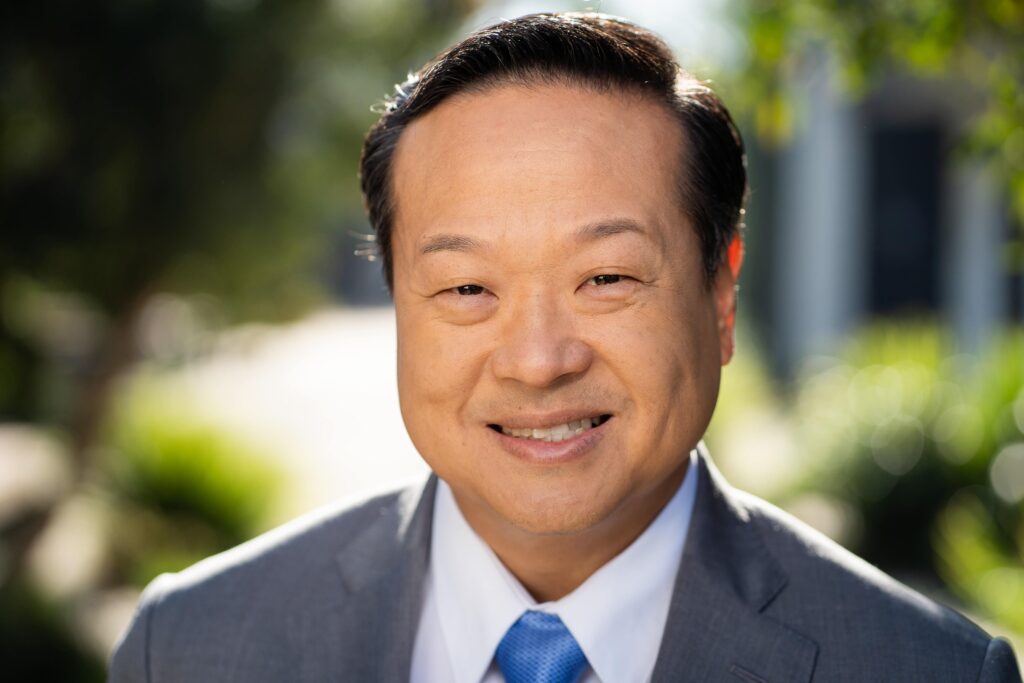 A headshot of Edward Kim